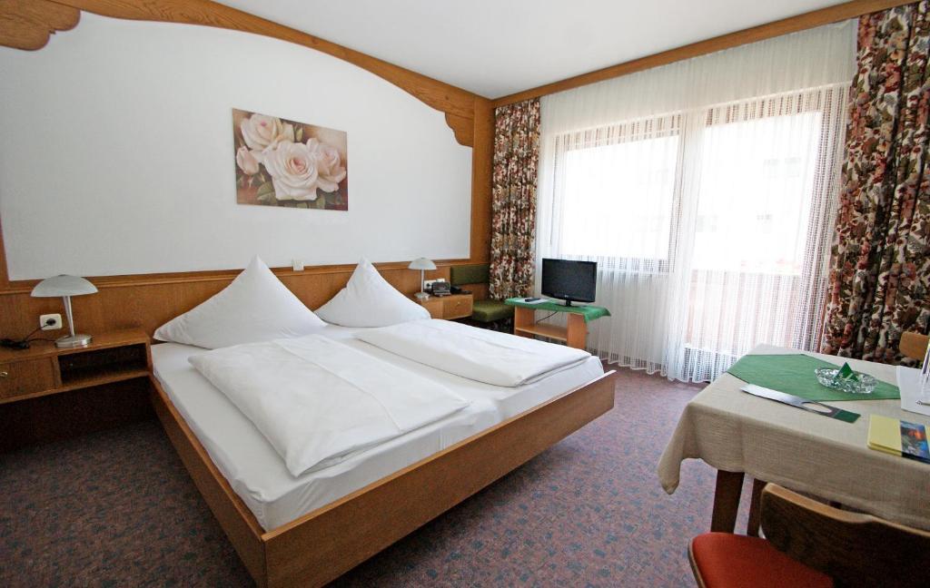Hotel Alpenblick Шрунс Номер фото